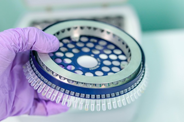 Les tests par RT-PCR sont-ils pertinents pour évaluer une évolution épidémique, et prendre des mesures en conséquence ?